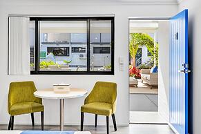 Montego Mermaid Beach Motel