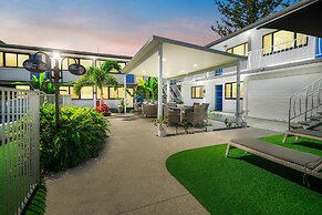 Montego Mermaid Beach Motel