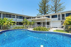Montego Mermaid Beach Motel