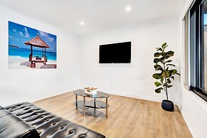 Montego Mermaid Beach Motel