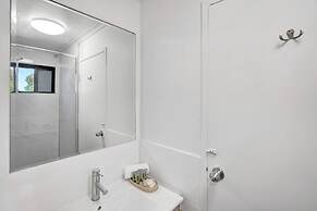 Montego Mermaid Beach Motel