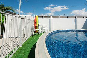 Montego Mermaid Beach Motel