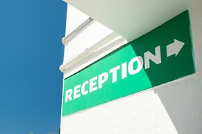 Montego Mermaid Beach Motel