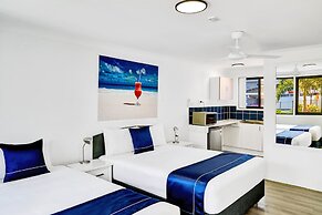 Montego Mermaid Beach Motel