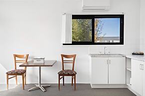 Montego Mermaid Beach Motel