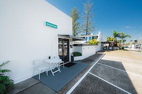Montego Mermaid Beach Motel