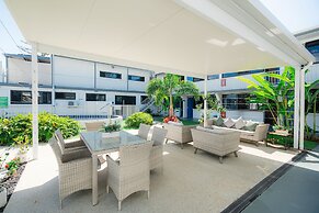 Montego Mermaid Beach Motel