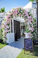 Montego Mermaid Beach Motel