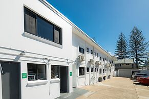 Montego Mermaid Beach Motel