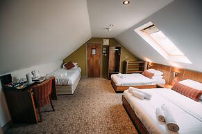 The Commercial Hotel