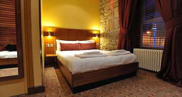 The Commercial Hotel