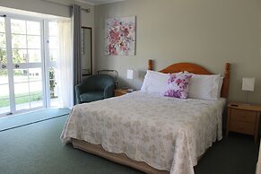 Ash Grove Boutique Motel