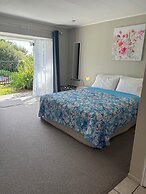 Ash Grove Boutique Motel