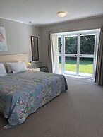 Ash Grove Boutique Motel
