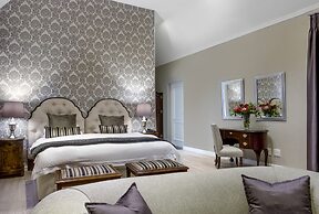 Riverside Boutique Hotel