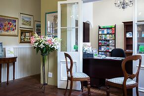 Riverside Boutique Hotel