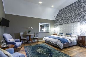 Riverside Boutique Hotel