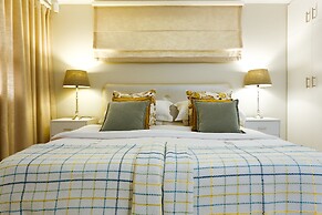 Riverside Boutique Hotel