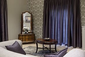 Riverside Boutique Hotel