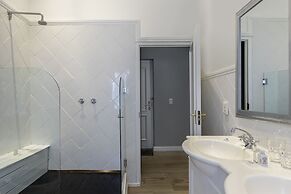 Riverside Boutique Hotel