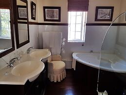 Riverside Boutique Hotel