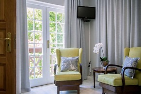 Riverside Boutique Hotel