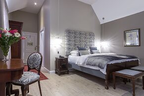 Riverside Boutique Hotel