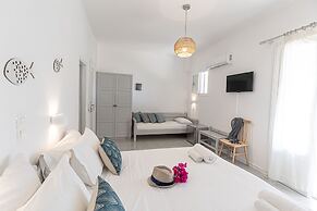 Akrotiri Hotel