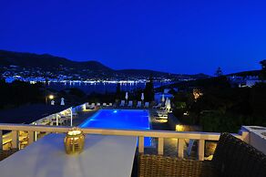 Akrotiri Hotel