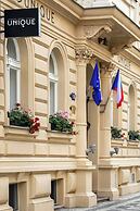 Hotel Unique