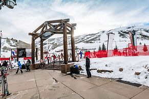 The Loft at Mountain Village by All Seasons Resort Lodging