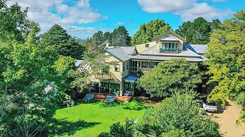 Leura House
