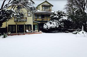 Leura House