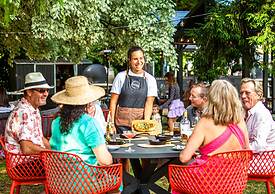 The Oriana Orange - Retro Hotel & Resort