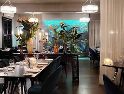 The Oriana Orange - Retro Hotel & Resort