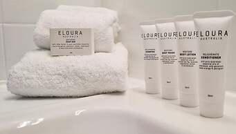 The Oriana Orange - Retro Hotel & Resort