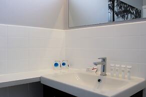 The Oriana Orange - Retro Hotel & Resort