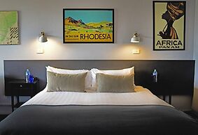 The Oriana Orange - Retro Hotel & Resort