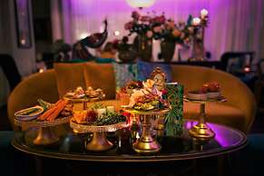 The Oriana Orange - Retro Hotel & Resort