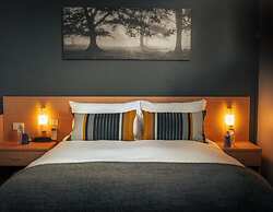 The Oriana Orange - Retro Hotel & Resort