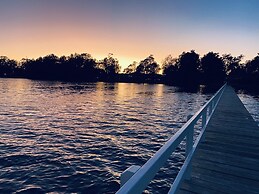 Buccaneer Motel Pet friendly