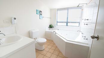 Nelson Bay Breeze Holiday Apartments