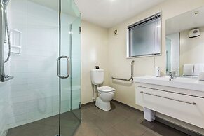 Quality Suites Amore