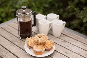 Quality Suites Amore