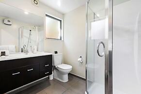 Quality Suites Amore