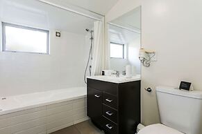 Quality Suites Amore