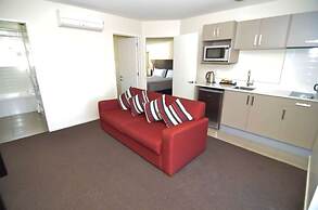 Quality Suites Amore