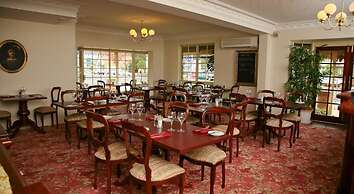 Australian Heritage Motor Inn