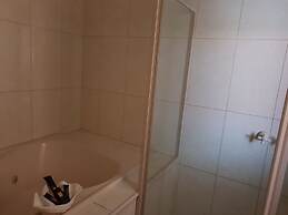 Australian Heritage Motor Inn