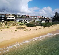 Al Mare Beachfront Retreat